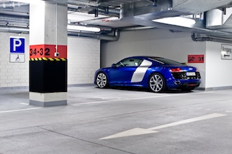 Illustration for article titled Audi R8 V10: The Supercar's New Clothes